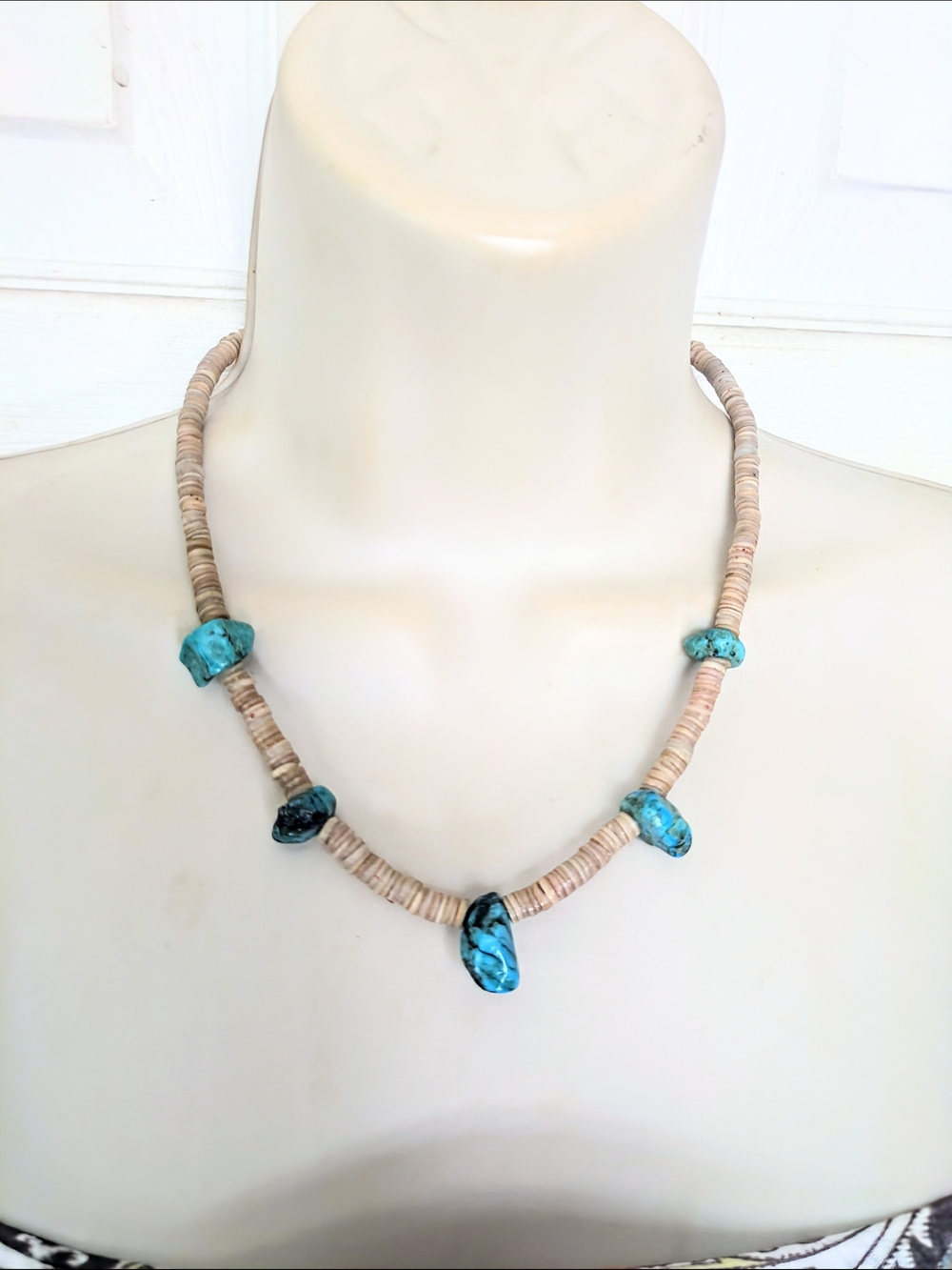 Vintage SANTO DOMINGO Blue Turquoise Chunk & Heishi Bead Necklace
